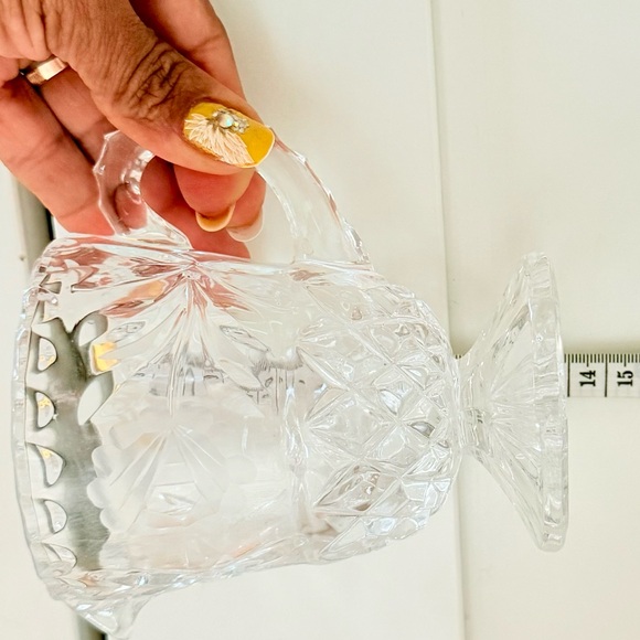 Elegant Crystal Glassware Set - Picture 9 of 12